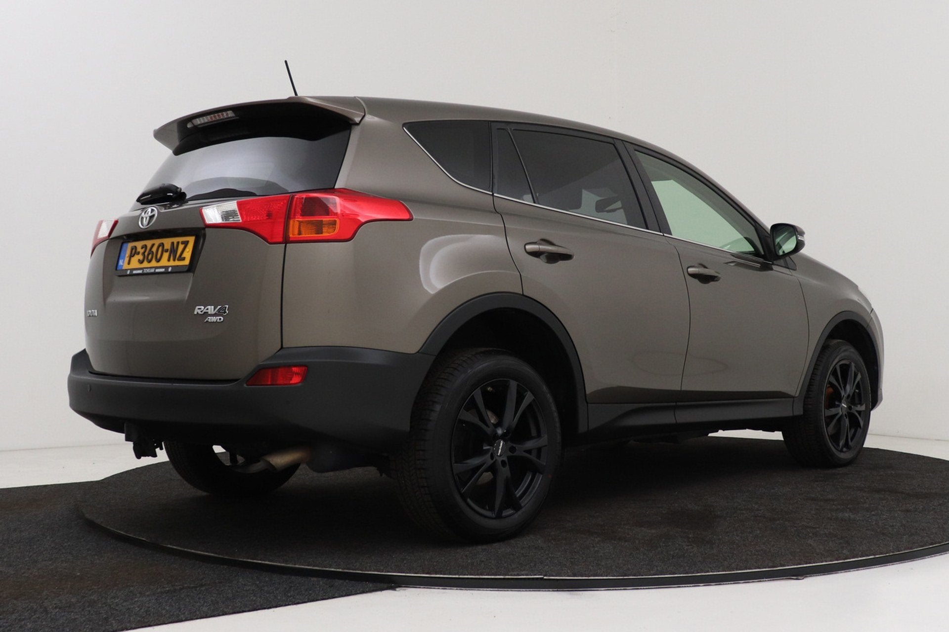 Toyota RAV4 2.0 Style 4WD | Trekhaak | Keyless | Stoelverwar, Euro 5, Gebruikt, Zwart, 4 cilinders