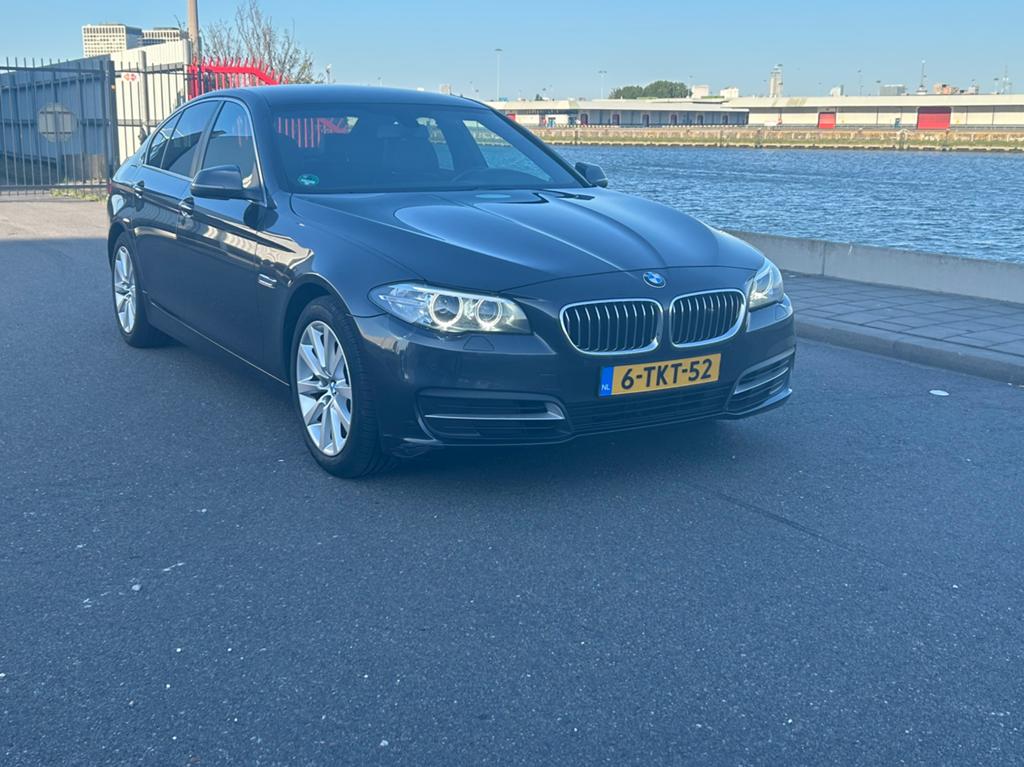BMW 5-Serie 528i 245 PK AUT LEDER LED NAVI PDC, Auto's, Automaat, Achterwielaandrijving, 4 cilinders, 2000 kg