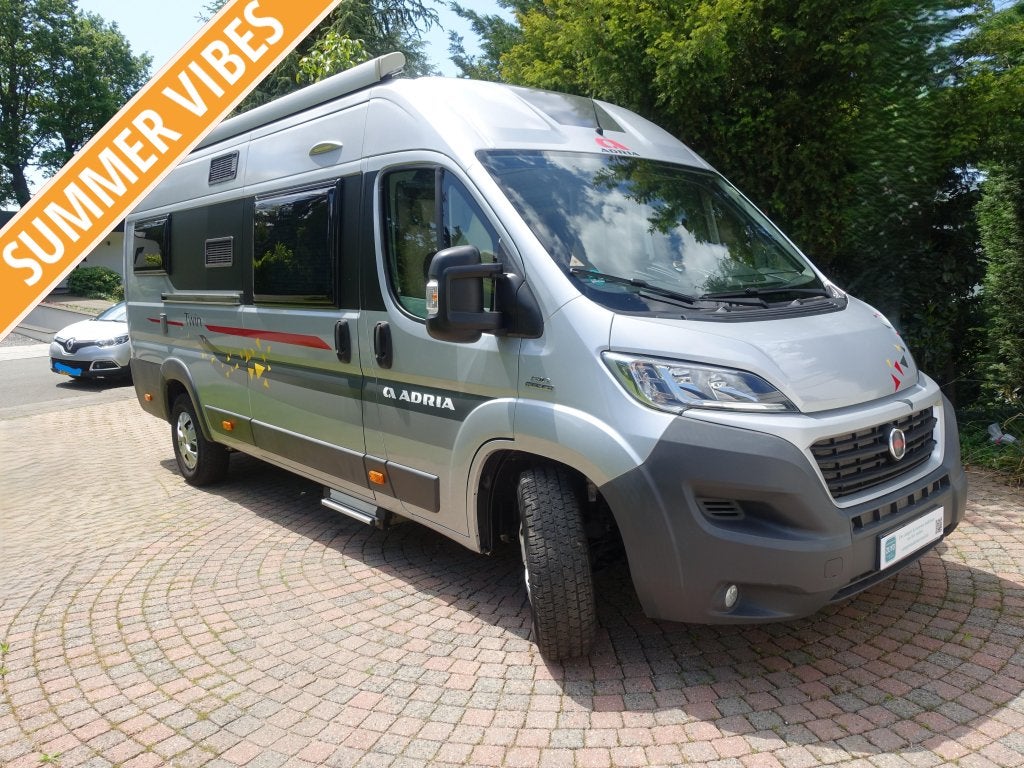 Adria Twin 640 SLX in nieuwstaat, lengtebedden, Ringverwarming, Fiat, 6 tot 7 meter, Particulier