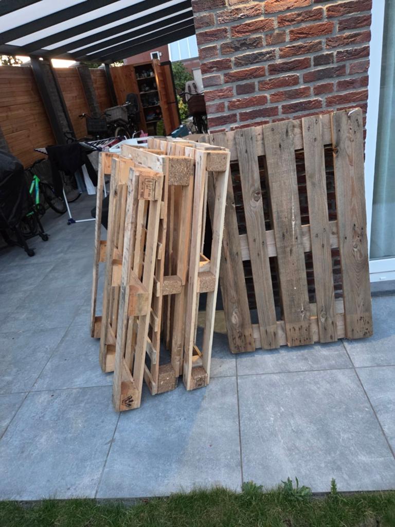 5 Pallets waaronder 3 Euro pallets, Ophalen