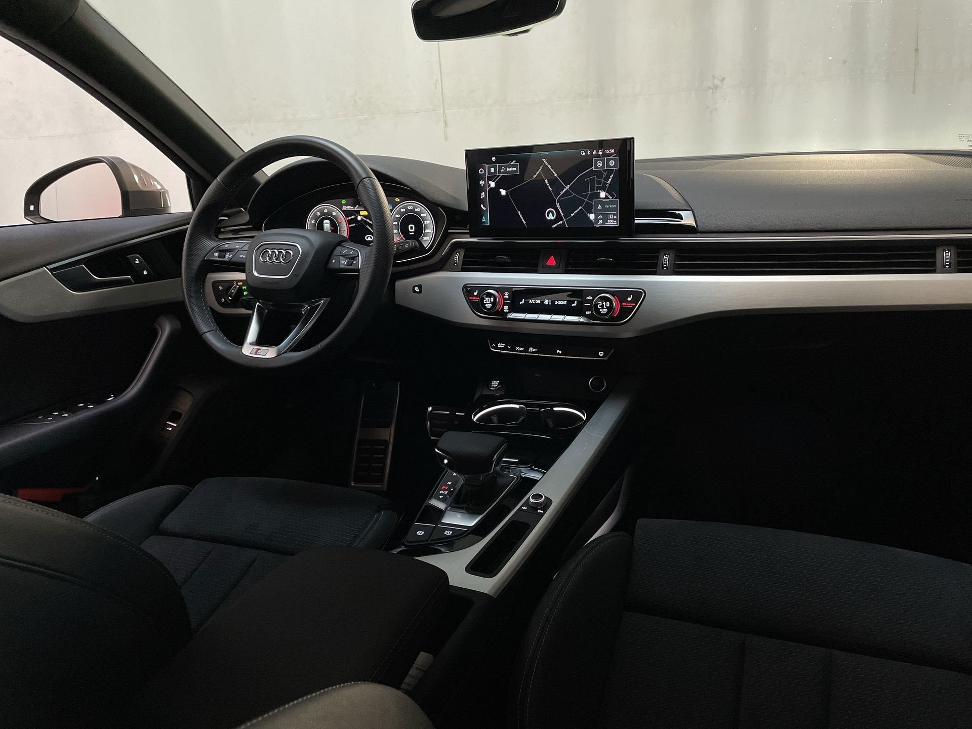 Audi A4 Avant 35 TFSI S Edition LED Stoelverwarming Adaptive, Auto's, Audi, Dealer onderhouden, Gebruikt, 4 cilinders, A4