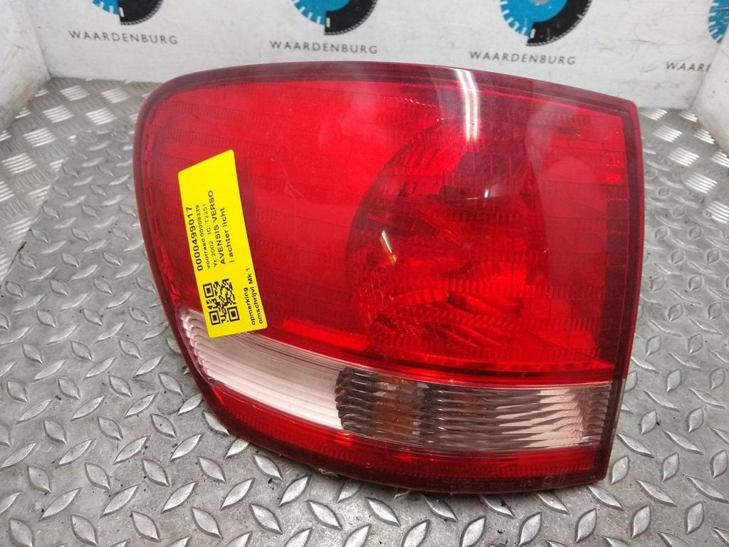 TOYOTA AVENSIS VERSO 2.0i Linea Luna 7p. ACHTERLICHT L 2002, Ophalen of Verzenden, Gebruikt, Stiba lid
