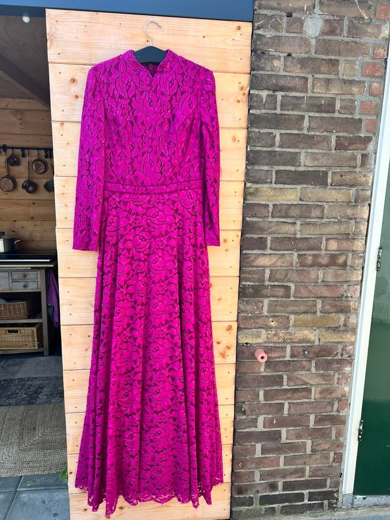 Prachtige fushia rose kanten jurk, Galajurk, Maat 42/44 (L), Ophalen of Verzenden, Zo goed als nieuw