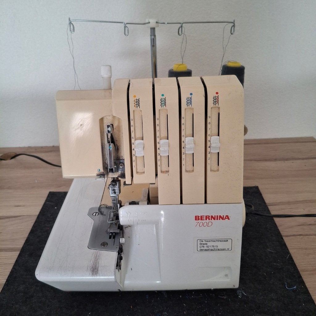 lockmachine, Bernina 700D– goed werkend en degelijk, Ophalen, Gebruikt, Lockmachine, Bernina