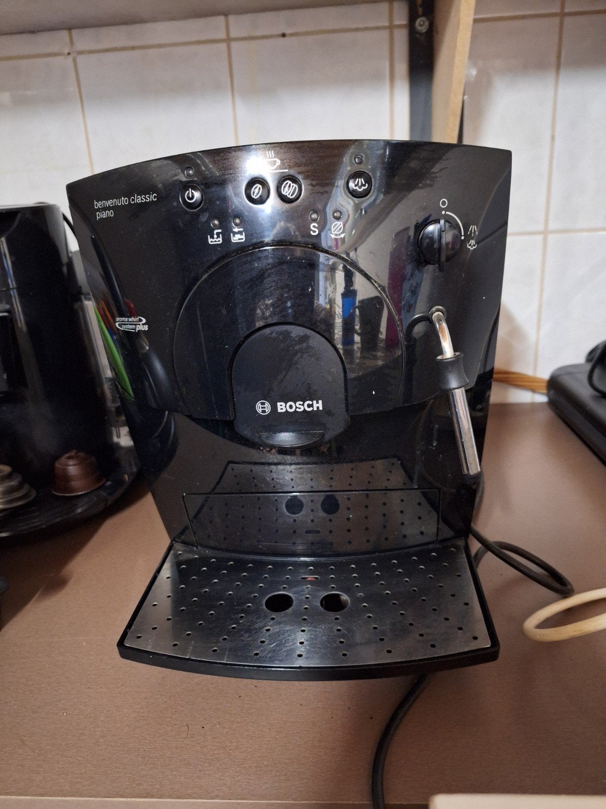 Bosch bonenkoffie machine met melkopschuimer, Witgoed en Apparatuur, Ophalen, Zo goed als nieuw, Koffiemachine