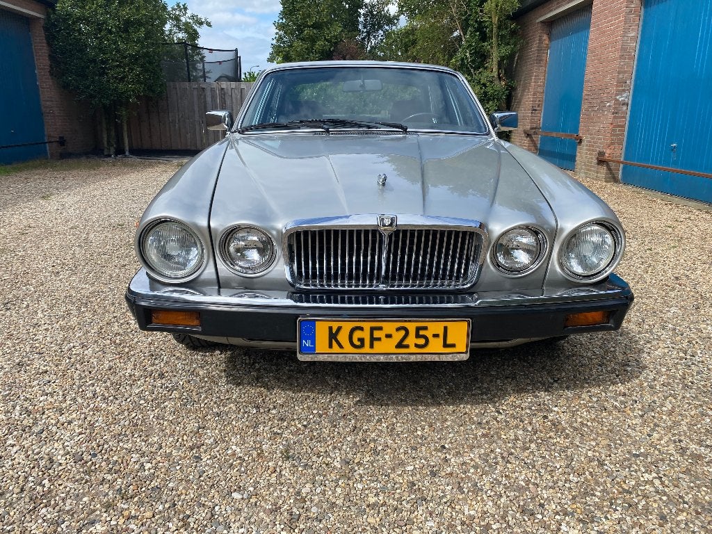 Jaguar 1984 Grijs, Auto's, Jaguar, Automaat, Achterwielaandrijving, Zwart, 4200 cc