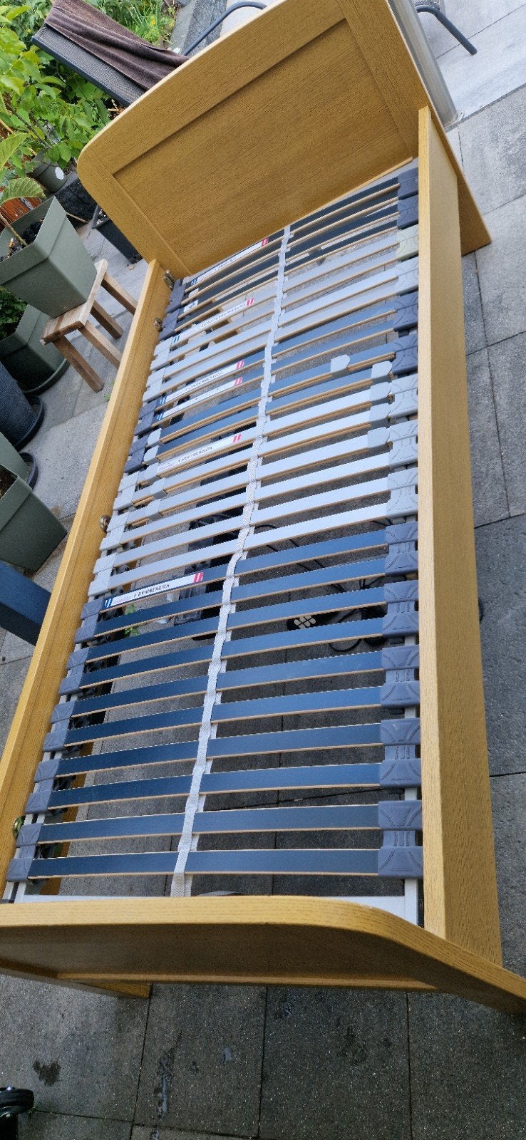 Elektrisch verstelbaar seniorenbed met lattenbodem, Huis en Inrichting, Slaapkamer | Bedden, Ophalen, 90 cm, 200 cm, Hout