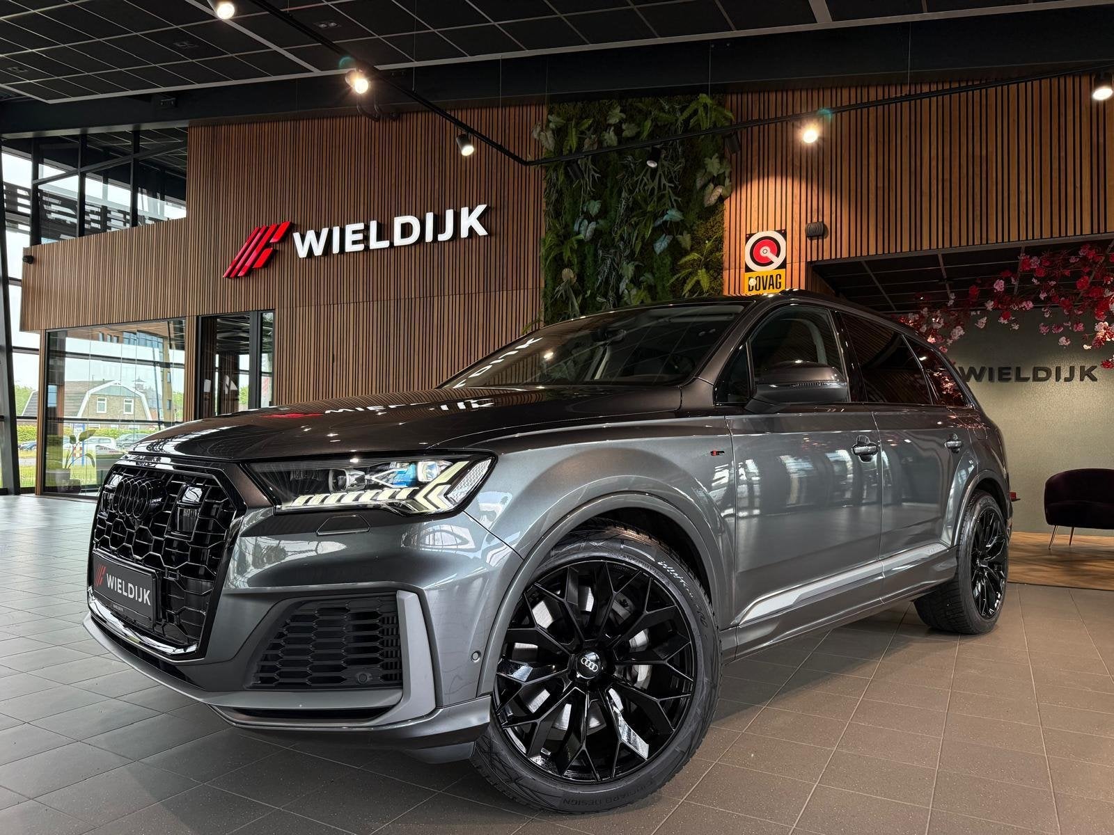 Audi Q7 55 TFSI e quattro Pro Line Plus S linePano elek trek, Auto's, Automaat, Dealer onderhouden, 14 kWh, Gebruikt