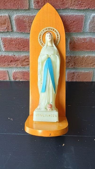vinted maria beeldje op houten standdaard plankje, Ophalen of Verzenden