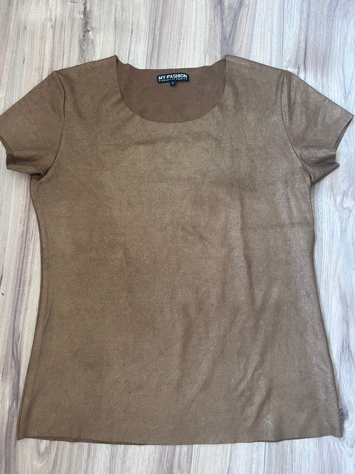 Goud suede shirt maat L, Kleding | Dames, T-shirts, Ophalen of Verzenden, Zo goed als nieuw, Maat 42/44 (L), Korte mouw