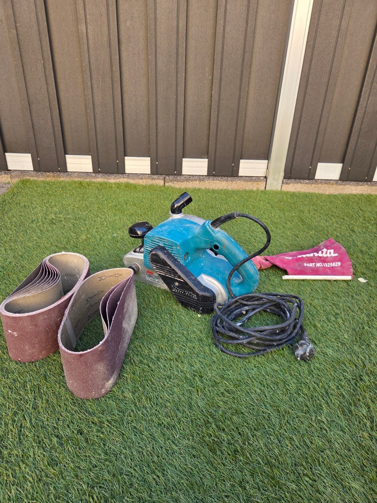 Makita Bandschuurmachine 9403 - Krachtig en Betrouwbaar, Doe-het-zelf en Verbouw, Ophalen of Verzenden, Gebruikt, 600 tot 1200 watt