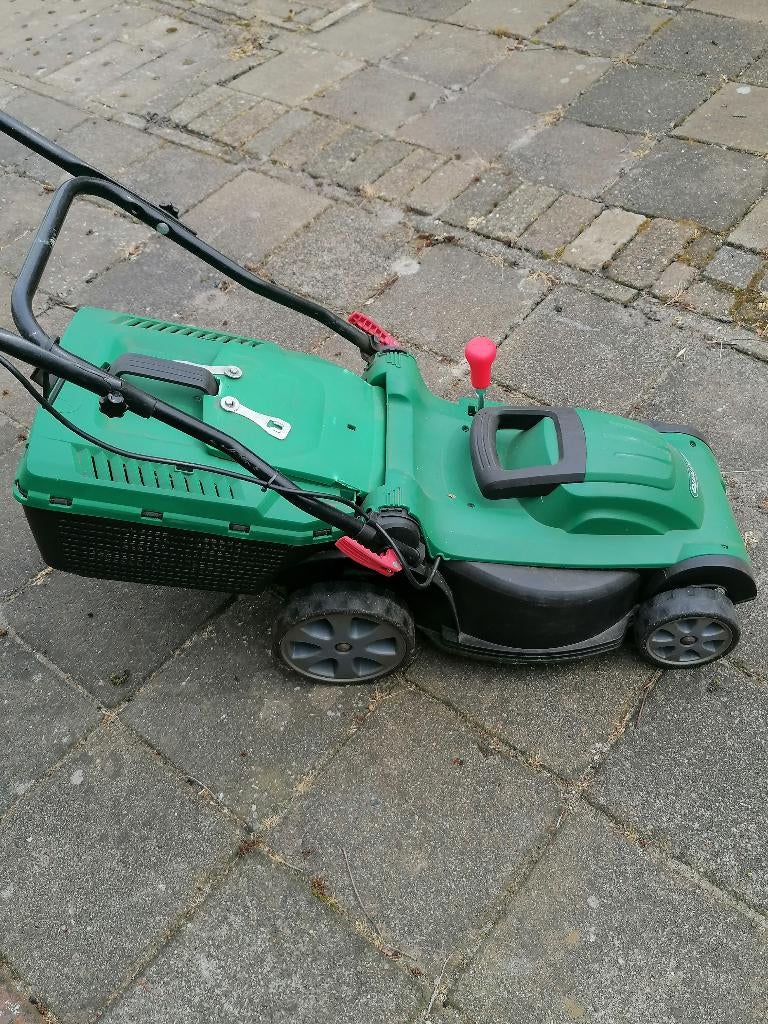 Te koop grasmaaier, Tuin en Terras, Grasmaaiers, Ophalen, Cirkelmaaier, Gebruikt, Elektrische grasmaaier