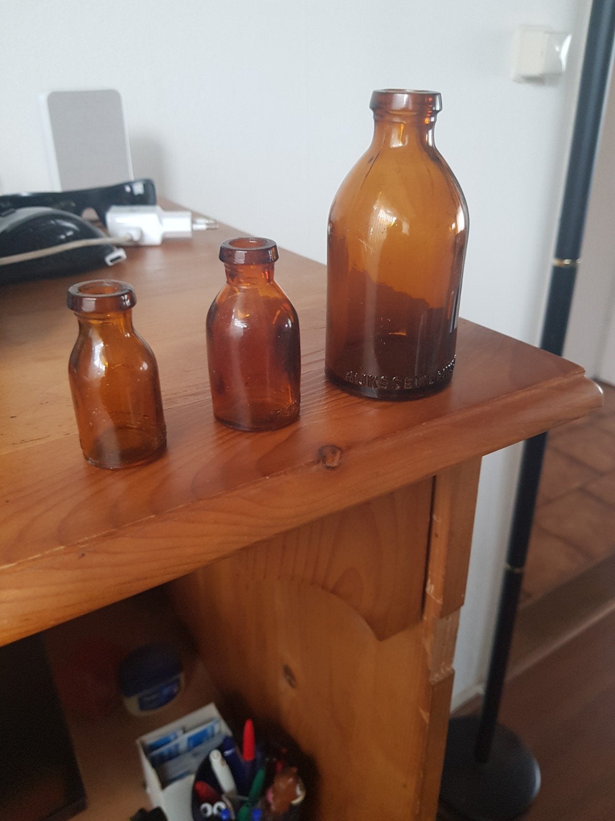 Rotterdam 3 oude flesjes rijksserum inrichting, Verzamelen, Glas en Borrelglaasjes, Ophalen of Verzenden, Zo goed als nieuw, Overige typen