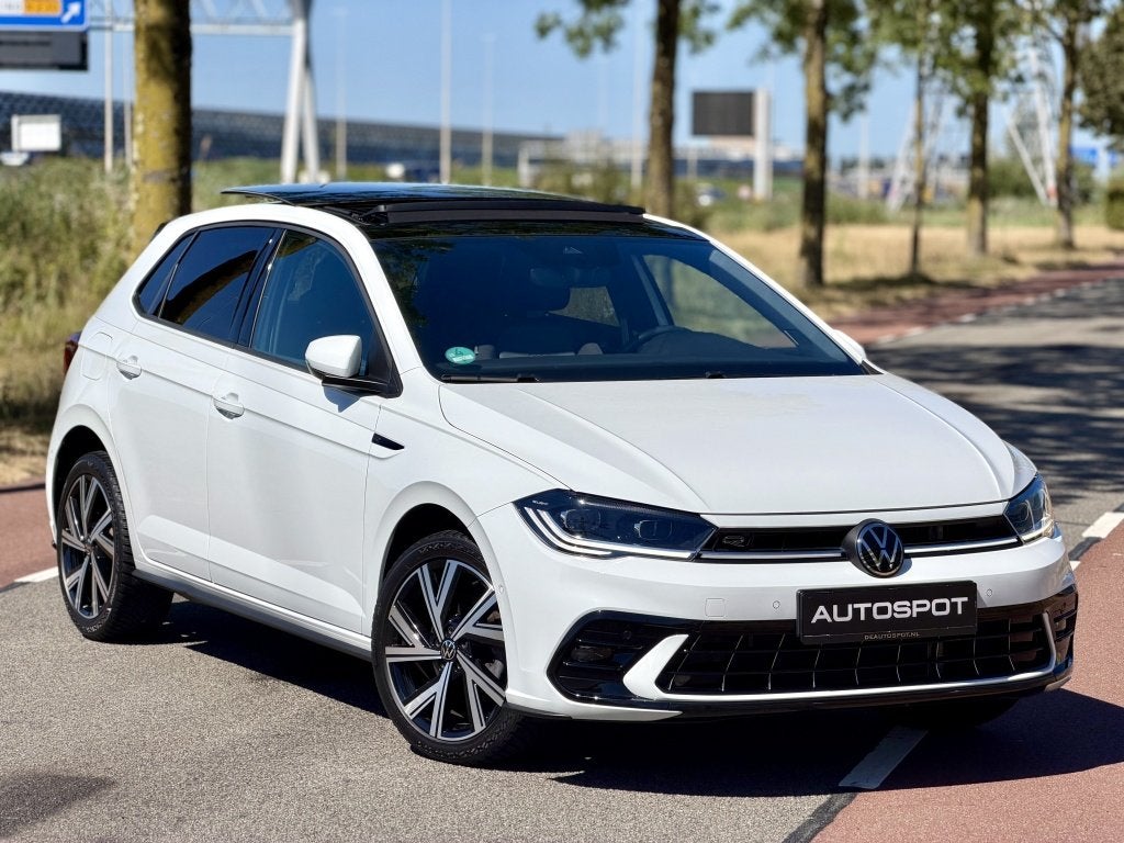 Volkswagen Polo 1.0 TSI R-Line 115Pk Pano ACC IQ Light Navi, Auto's, Automaat, Dealer onderhouden, Gebruikt, Zwart