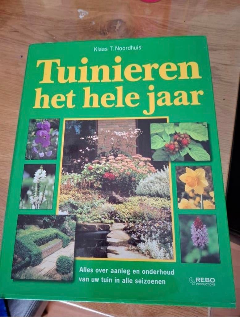 Tuinieren het hele jaar - Klaas T. Noordhuis, Boeken, Ophalen of Verzenden, Gelezen, Klaas T. Noordhuis, Tuinieren en Tuinplanten