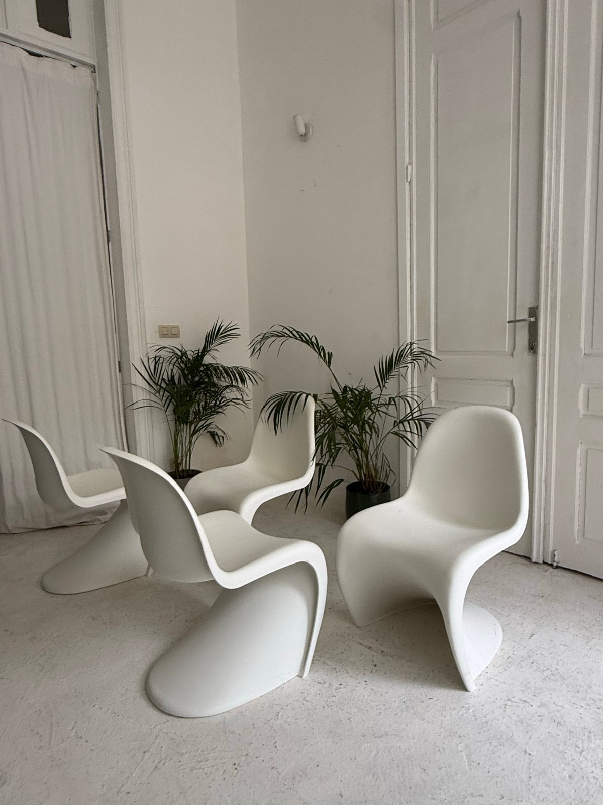 Set van 4 Verner Panton stoelen - Vitra MET LEVERING, Huis en Inrichting, Ophalen, Kunststof, Wit, Zo goed als nieuw