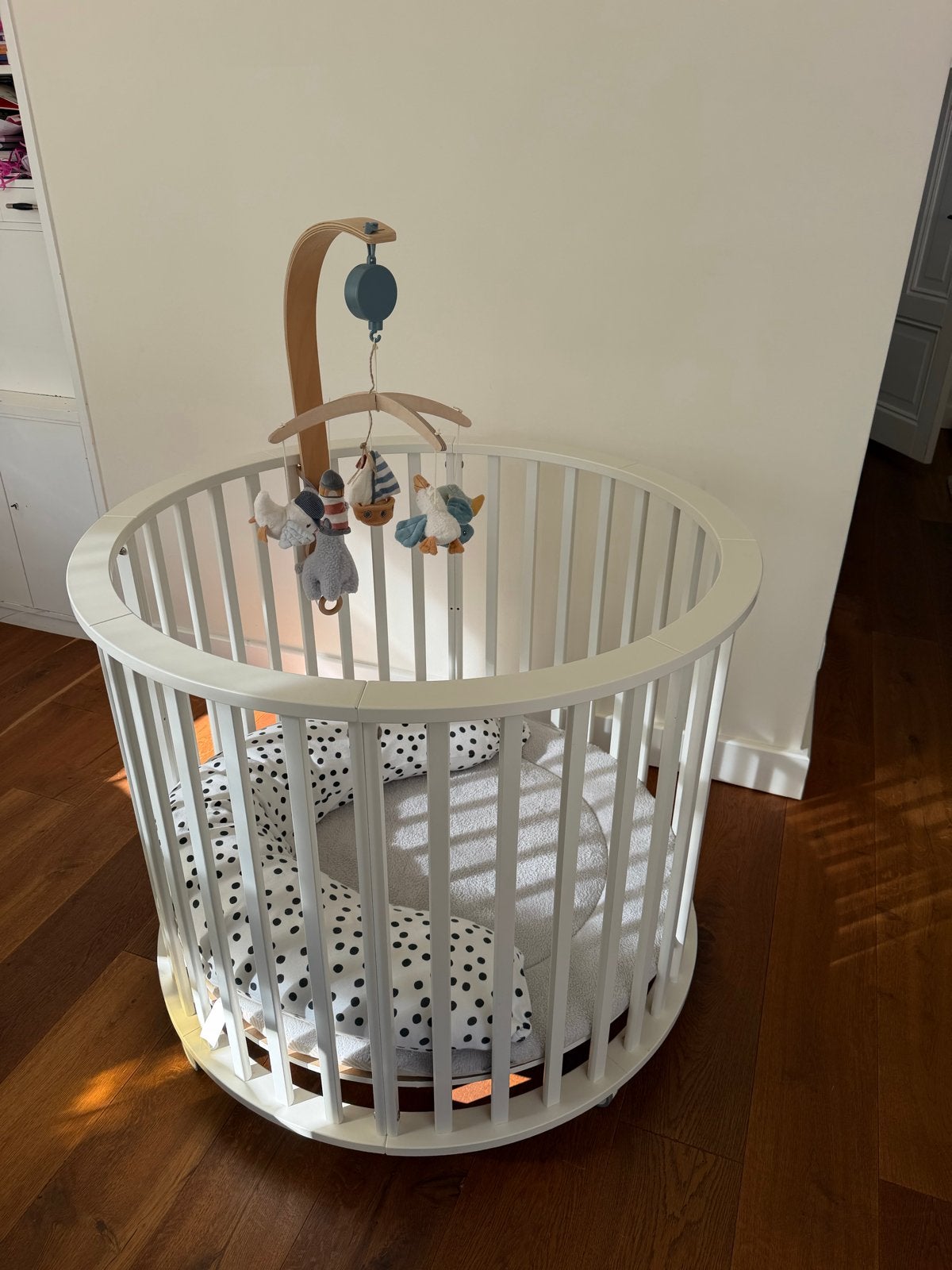 Bopita box met boxkleed en voedingskussen, Ophalen, Zo goed als nieuw, Rond, Boxkleed