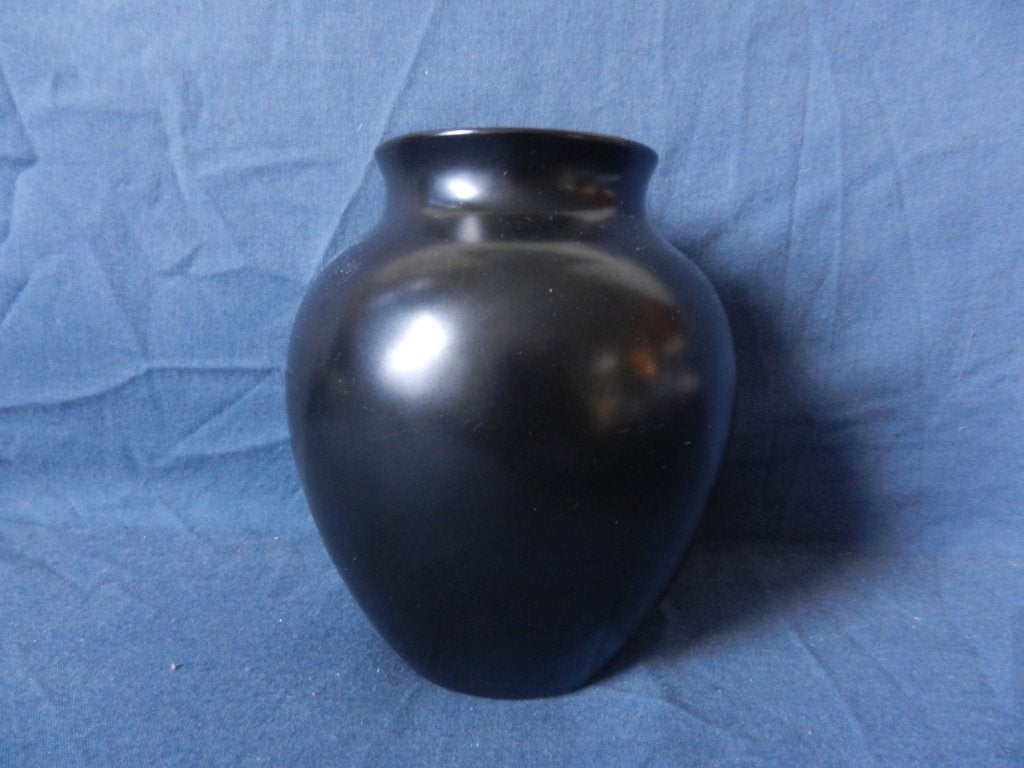 Mooie mat zwart geglazuurde vaas Zenith Gouda h13,5 cm 1224?, Ophalen of Verzenden