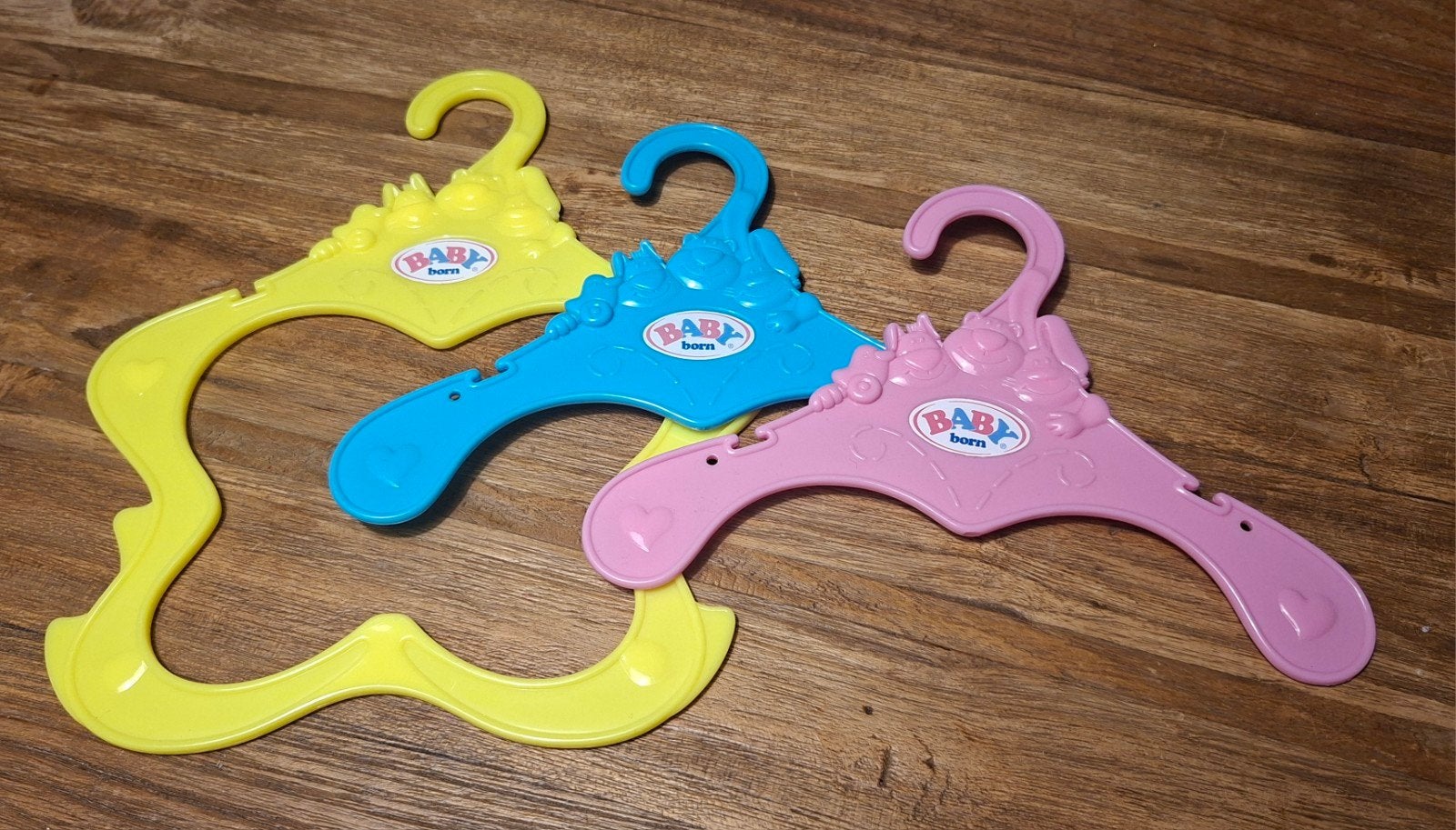 BABY born kledinghangers set van 3, Kinderen en Baby's, Ophalen of Verzenden, Zo goed als nieuw, Babypop