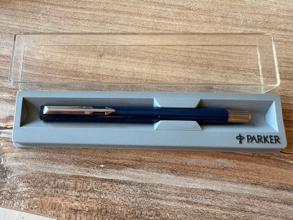 Parker Vector rollerball pen in case, Ophalen of Verzenden, Gebruikt