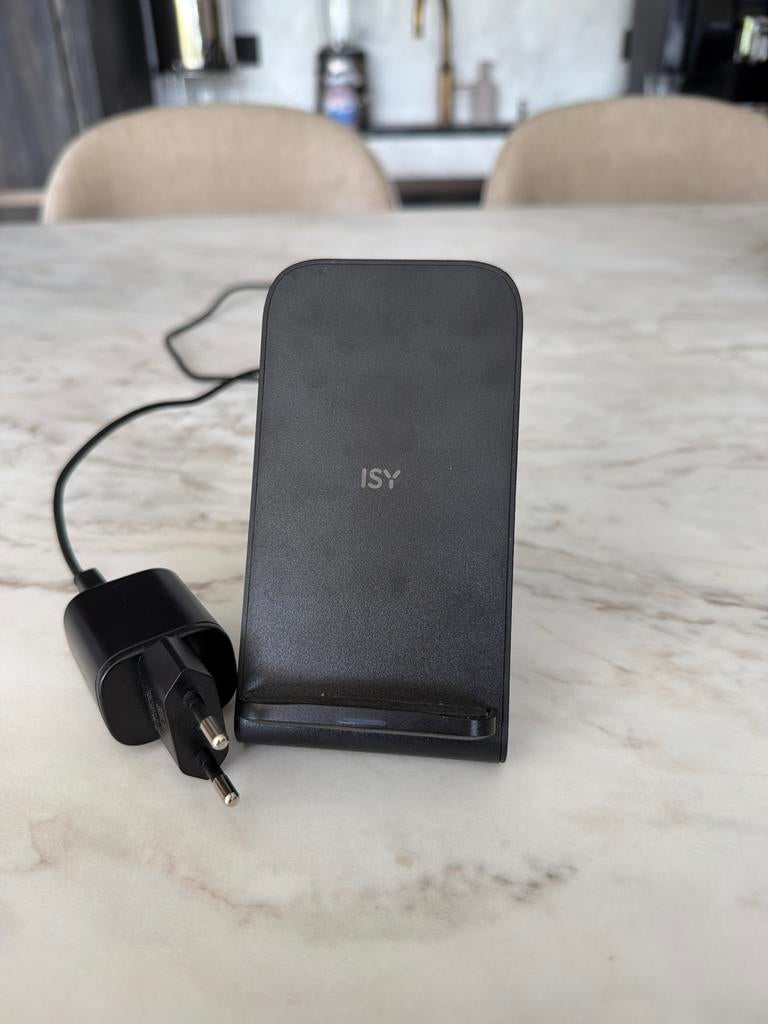 ISY  Oplader met Adapter en Kabel, Ophalen of Verzenden, Zo goed als nieuw