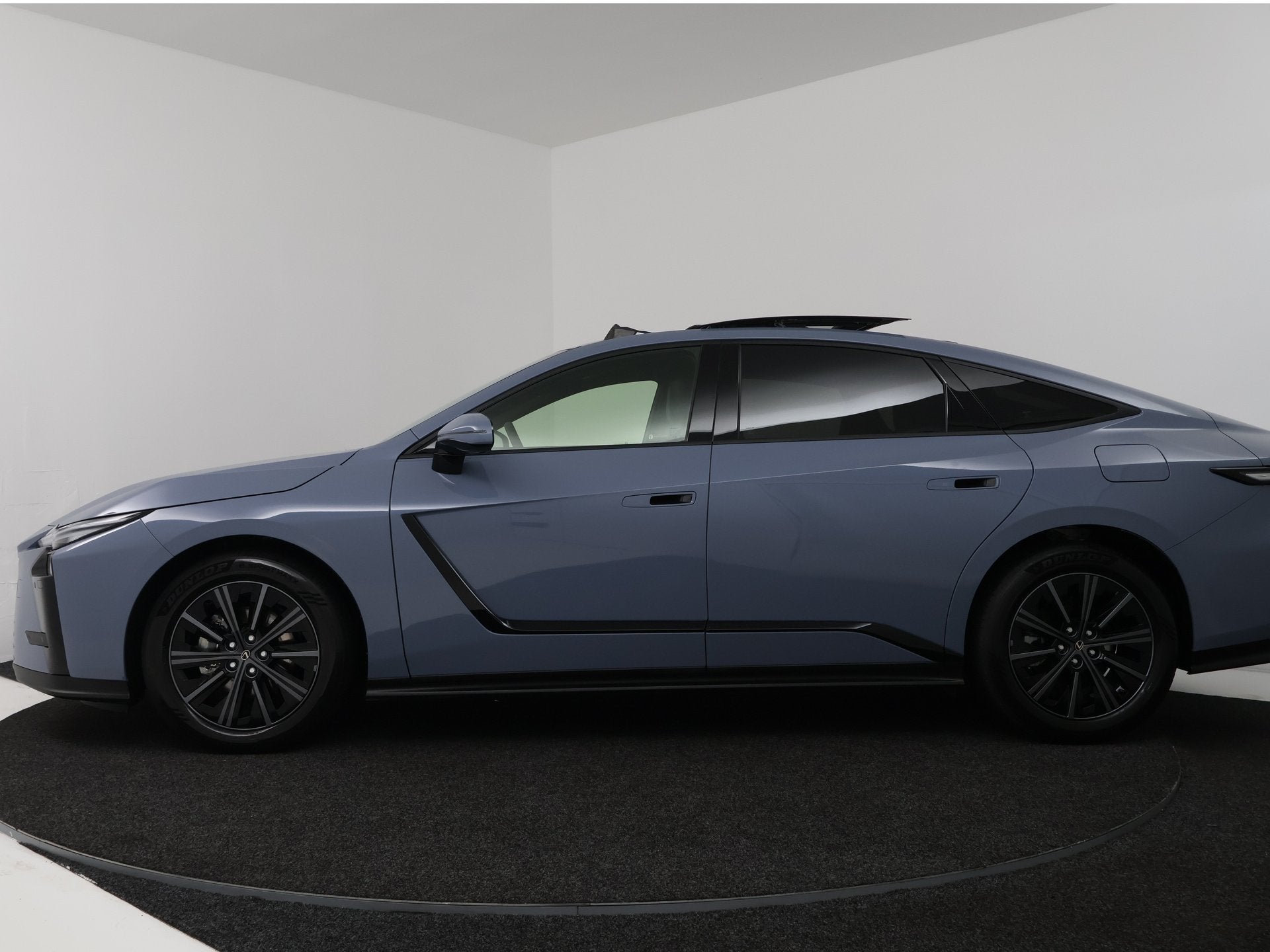 Lexus ES 300h HYBRID Luxury Line (bj 2026, automaat), Auto's, 1795 kg, Bedrijf, Hybride Elektrisch/Benzine, Zilver of Grijs