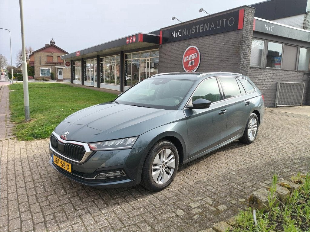 Skoda Octavia COMBI 1.0 e-TSI Hybr BusEd. Navi, Dig.Displ,Ca, Auto's, Skoda, Stof, Gebruikt, Zwart, 23 km/l