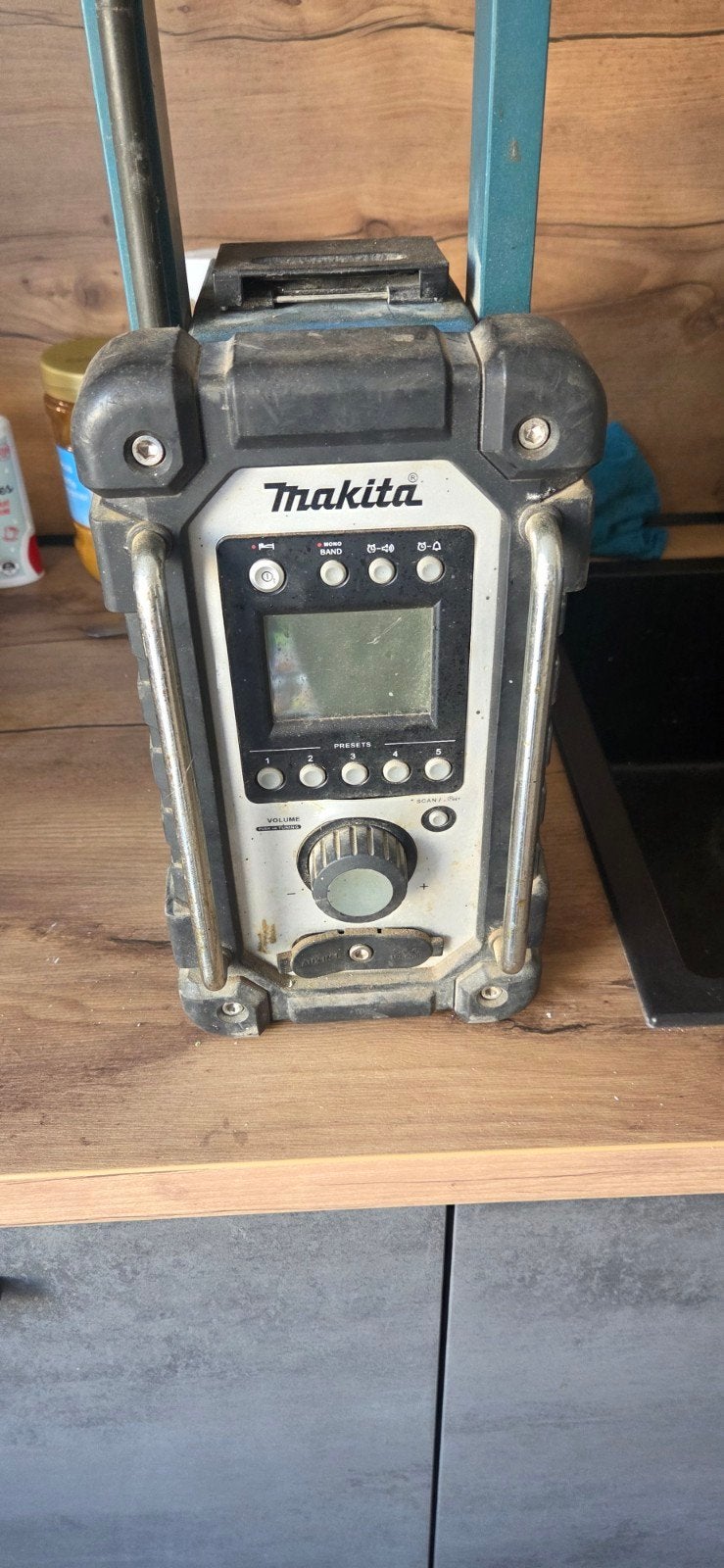 Makita Bouwradio - Robuust en Betrouwbaar, Ophalen of Verzenden, Gebruikt, Bouwradio