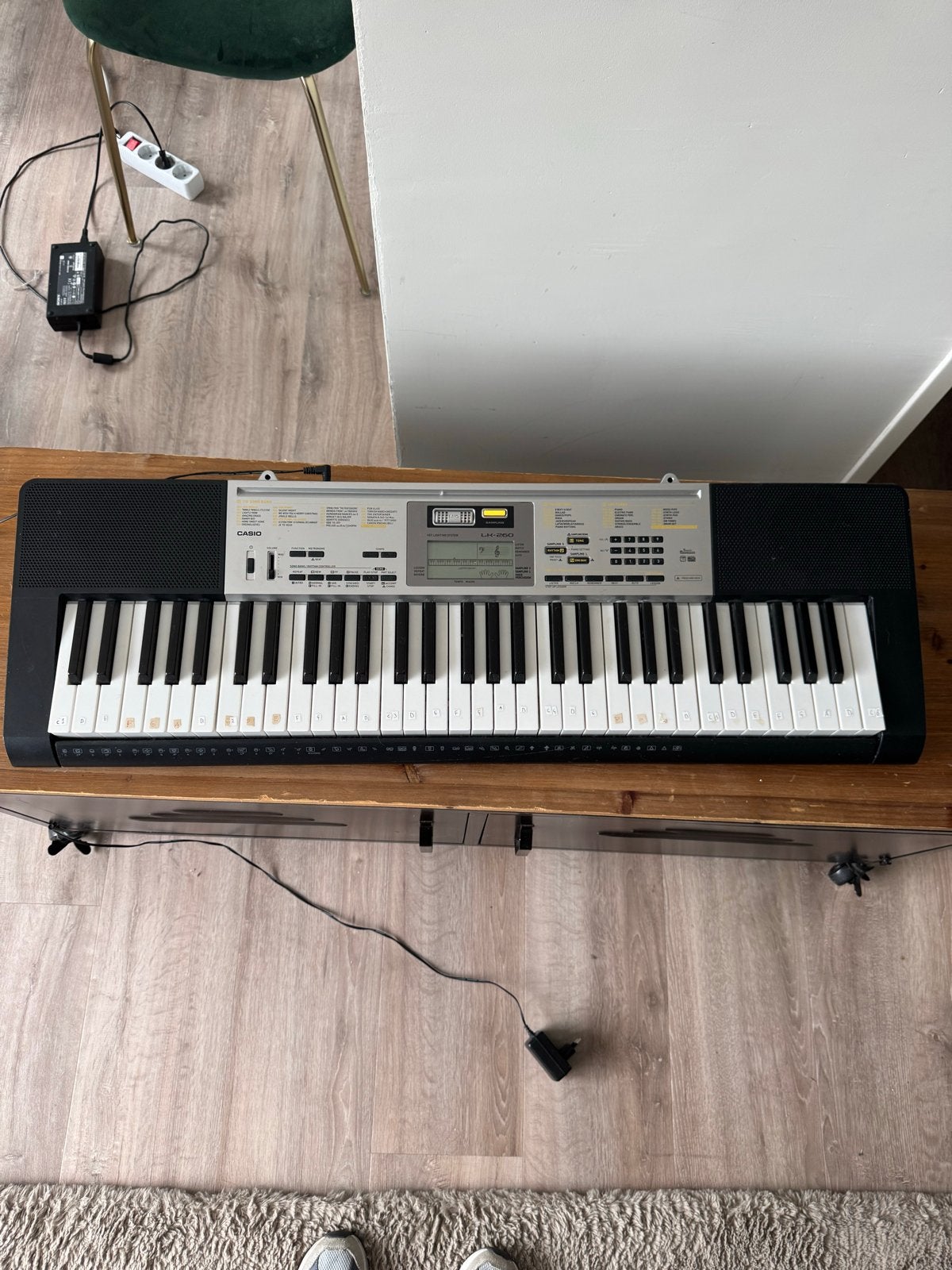 Casio LK-260 Keyboard - 9 jaar oud, volledig werkend, Muziek en Instrumenten, Keyboards, Ophalen, Gebruikt, 61 toetsen, Casio
