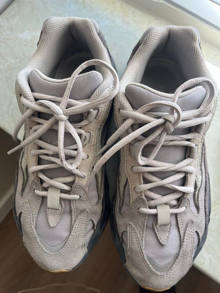 Adidas Yeezy Boost 700 V2 Tephra Sneakers. Maat 41.1, Ophalen of Verzenden, Gedragen, Grijs, Sneakers of Gympen