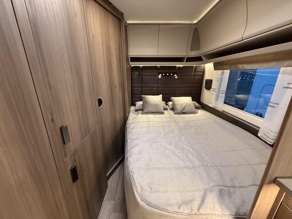 Kabe Imperial 560 XL, Rondzit, Schokbreker, Bedrijf, Kabe