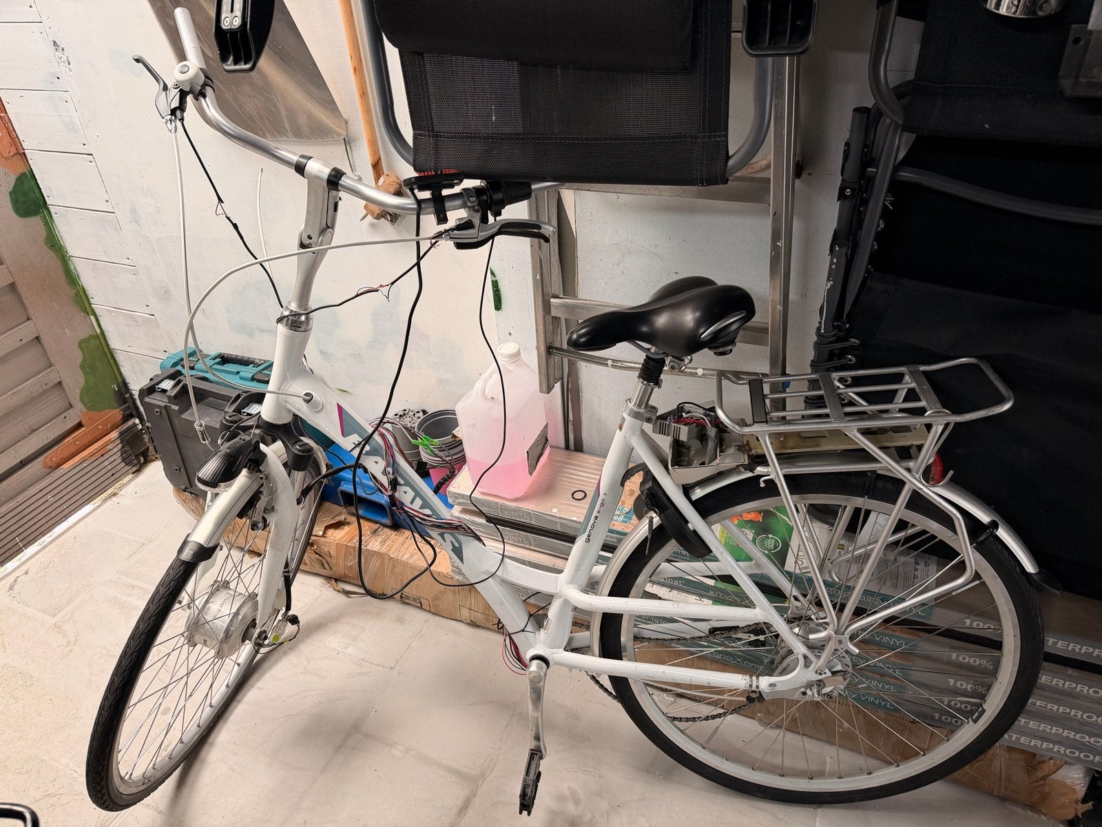 Witte elektrische fiets - opknapper, Fietsen en Brommers, Elektrische fietsen, Gebruikt, Overige merken, 51 tot 55 cm, Minder dan 30 km per accu