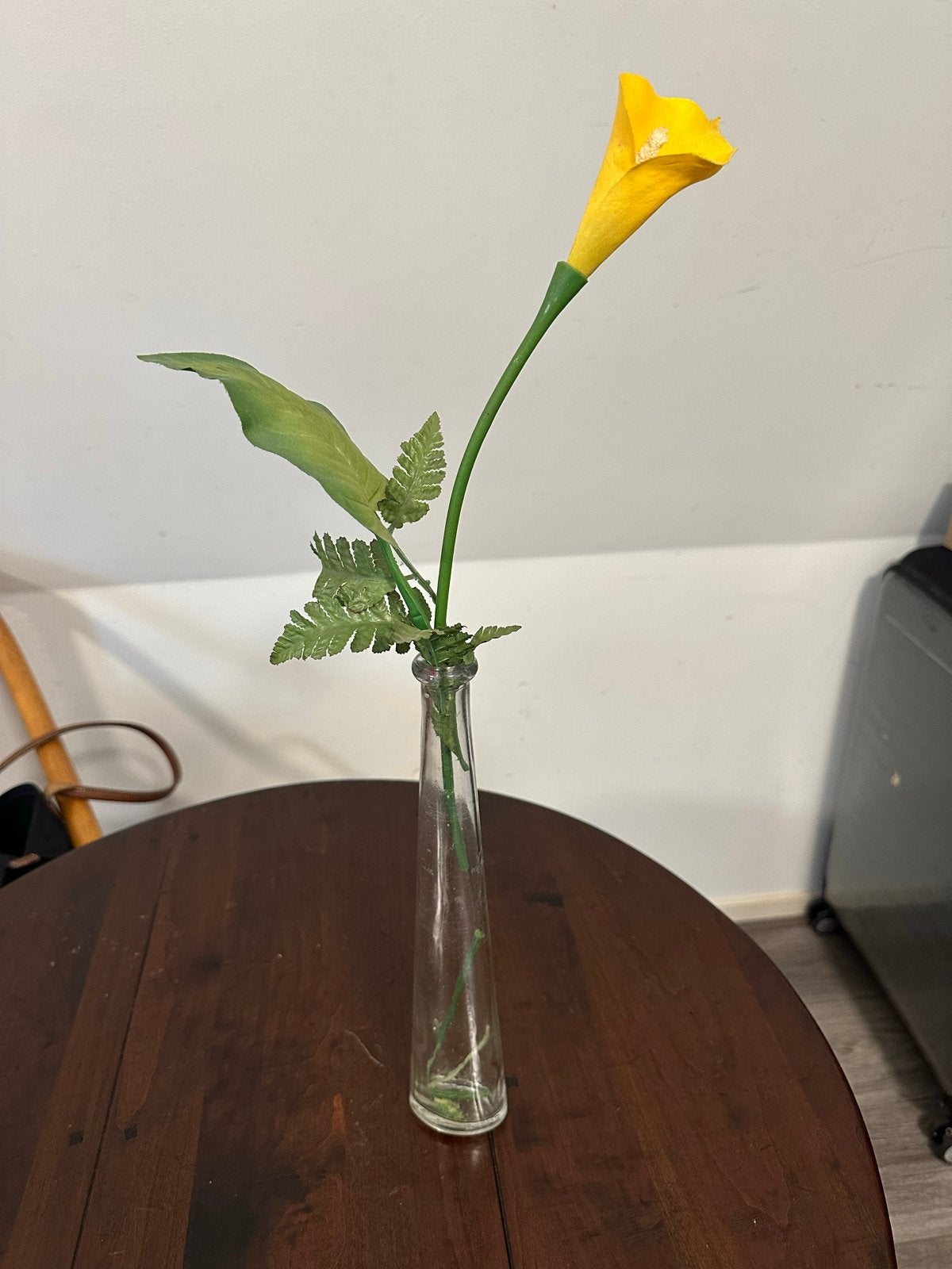 Glazen vaasje met kunstbloem - Gele Calla, Ophalen, Gebruikt, Transparant, Glas