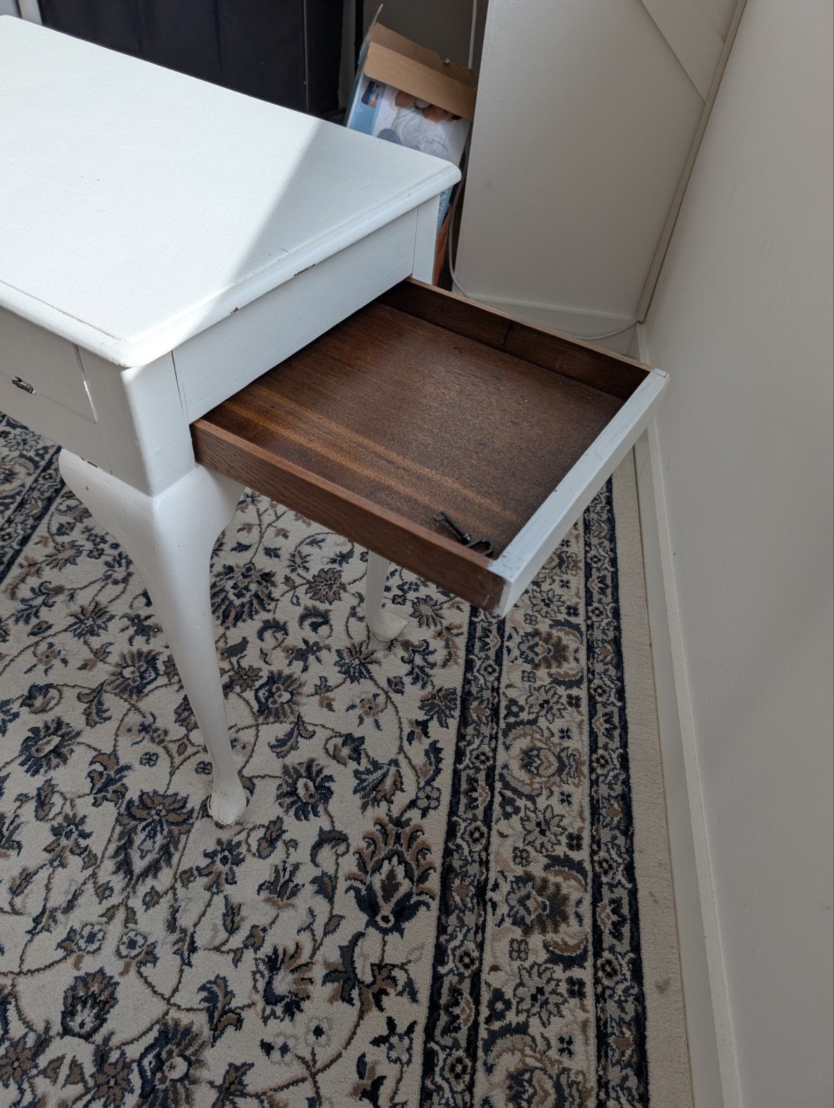 Foto 4 van [MOET WEG] Vintage make-up tafel met lade en opbergva