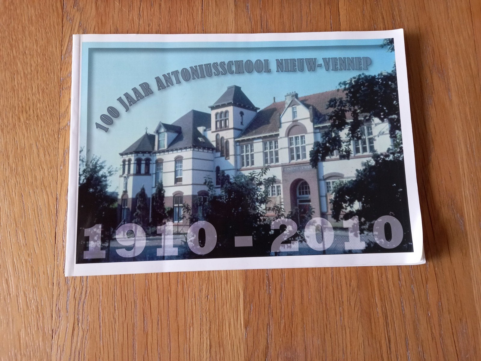 100 jaar antoniusschool Nieuw Vennep, Ophalen of Verzenden, 1980 tot heden, Nieuw, Overige onderwerpen