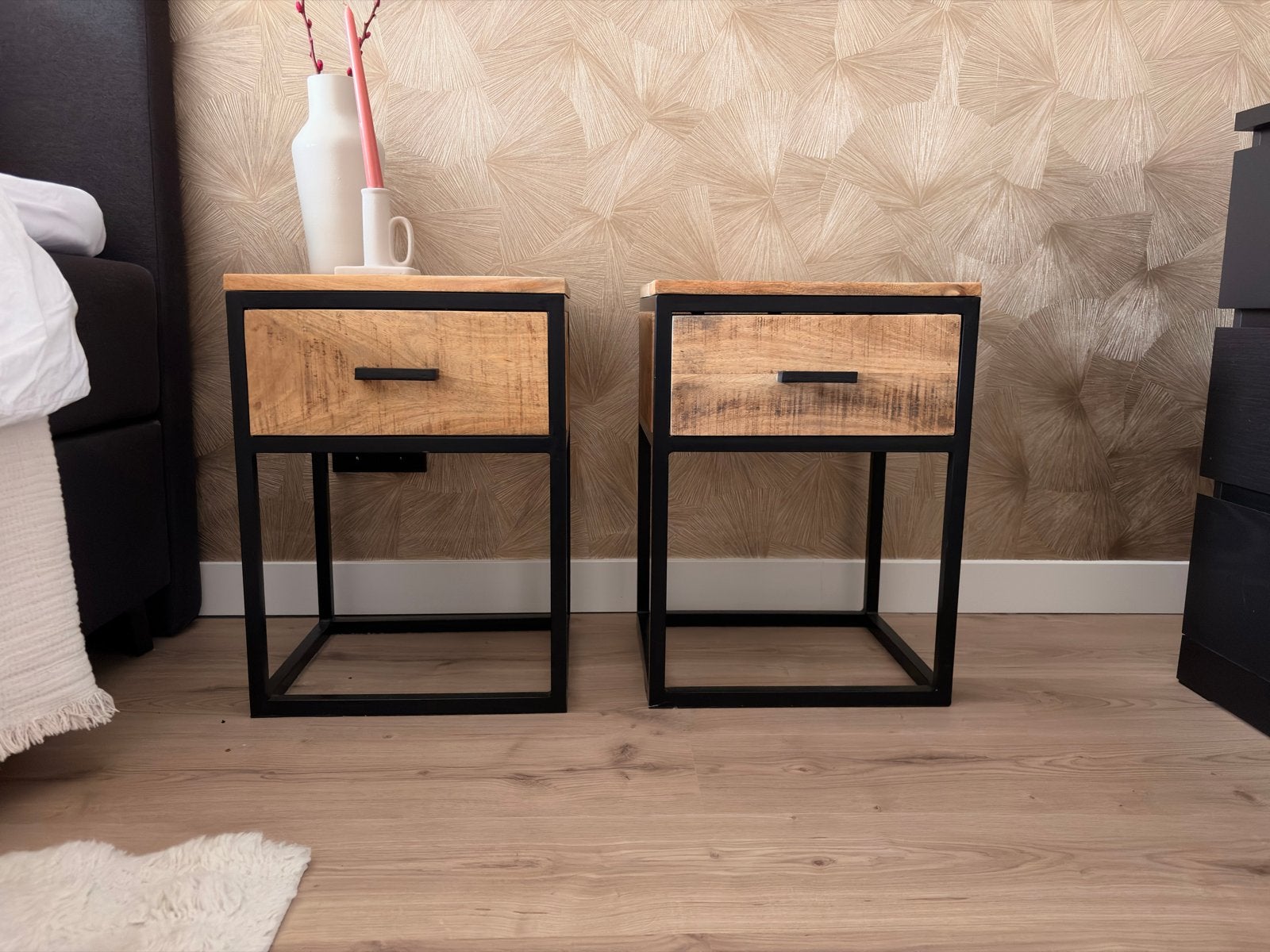 Set van 2 industriële nachtkastjes van mangohout en metaal, Huis en Inrichting, Ophalen, Minder dan 45 cm, Zo goed als nieuw, Minder dan 55 cm