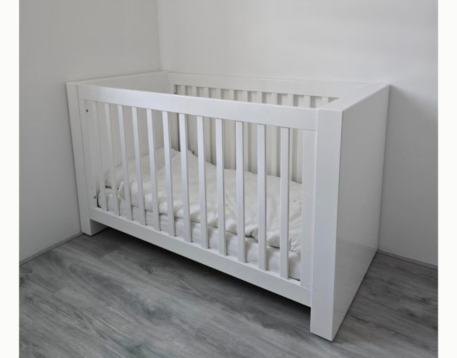 Kidsmill Long Island Ledikant 60x120 Wit + Matras, Lattenbodem, Gebruikt, Ophalen of Verzenden, Minder dan 140 cm