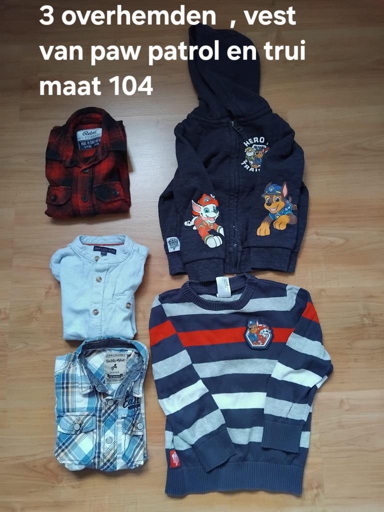 KLEDING MAAT 104, Ophalen, Zo goed als nieuw, Jongen, Trui of Vest