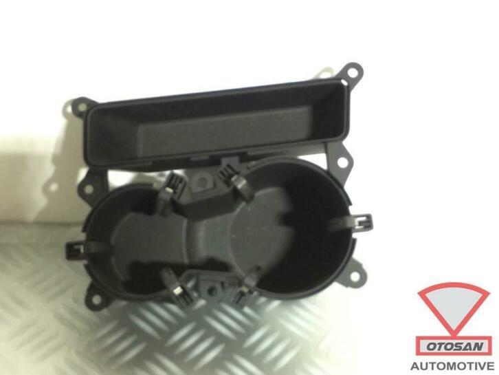 audi a4 8k bekerhouder 8k0862533b, Auto-onderdelen, Gebruikt, AUDI AG, Auto-Union-Strasse 1
85045  Ingolstadt, DE, Kundenbetreuung@audi.de