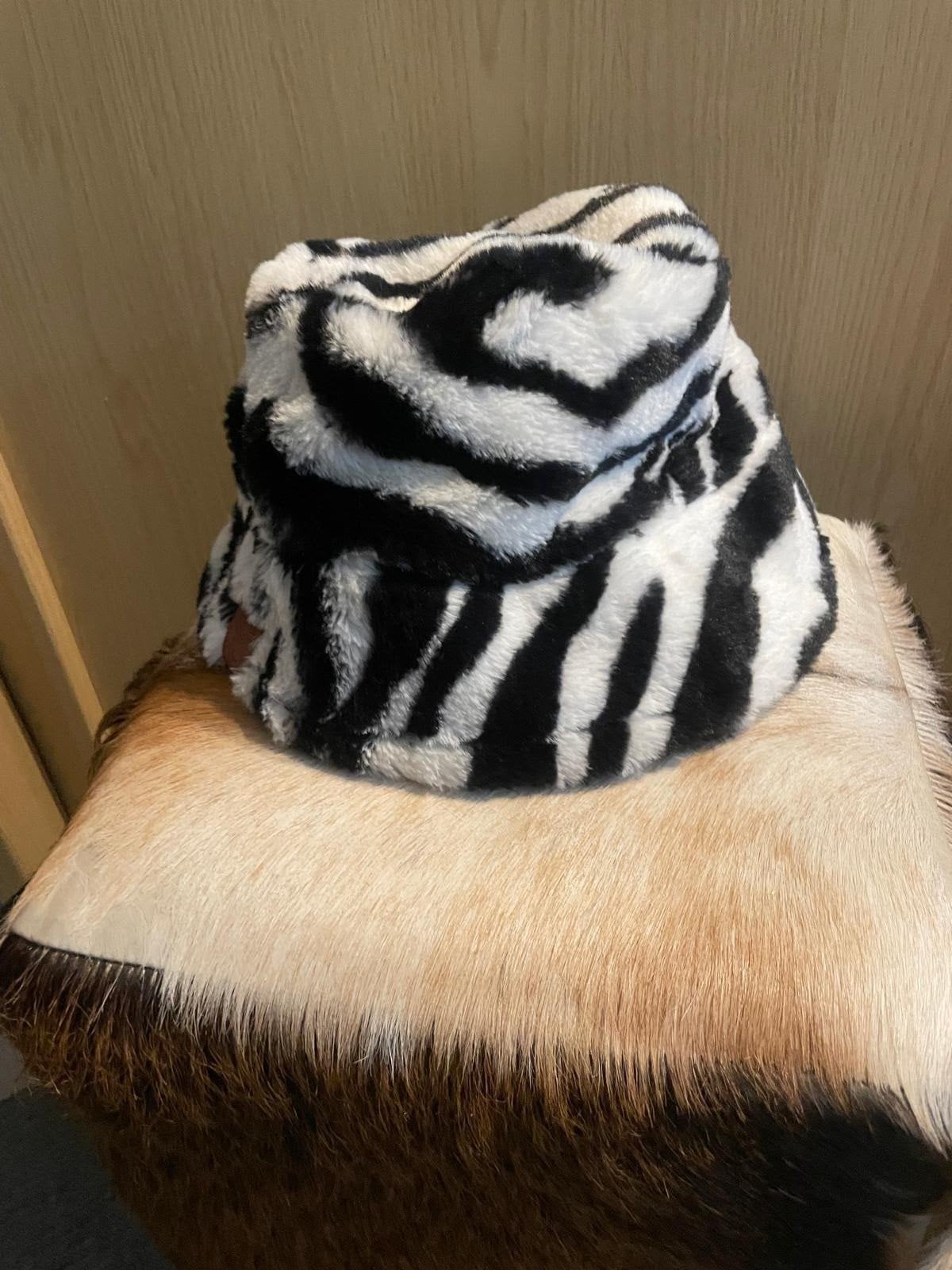 Zebra hoed, Ophalen of Verzenden, Zo goed als nieuw, One size fits all