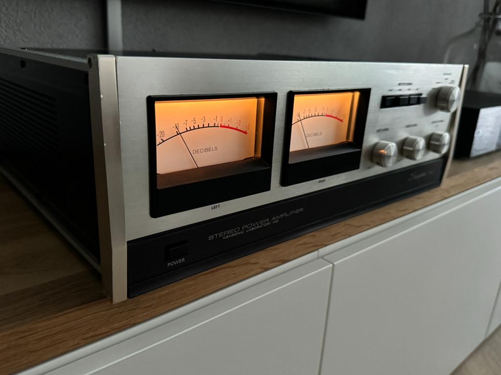 Accuphase P-300 Stereo Eindversterker, volledig nagelopen
