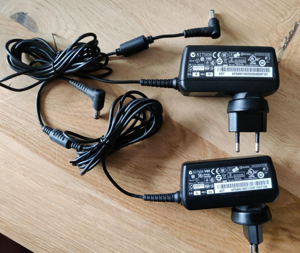 2x Acer Laptop opladers ADP-40TH A, Ophalen of Verzenden, Zo goed als nieuw, Delta Electronics