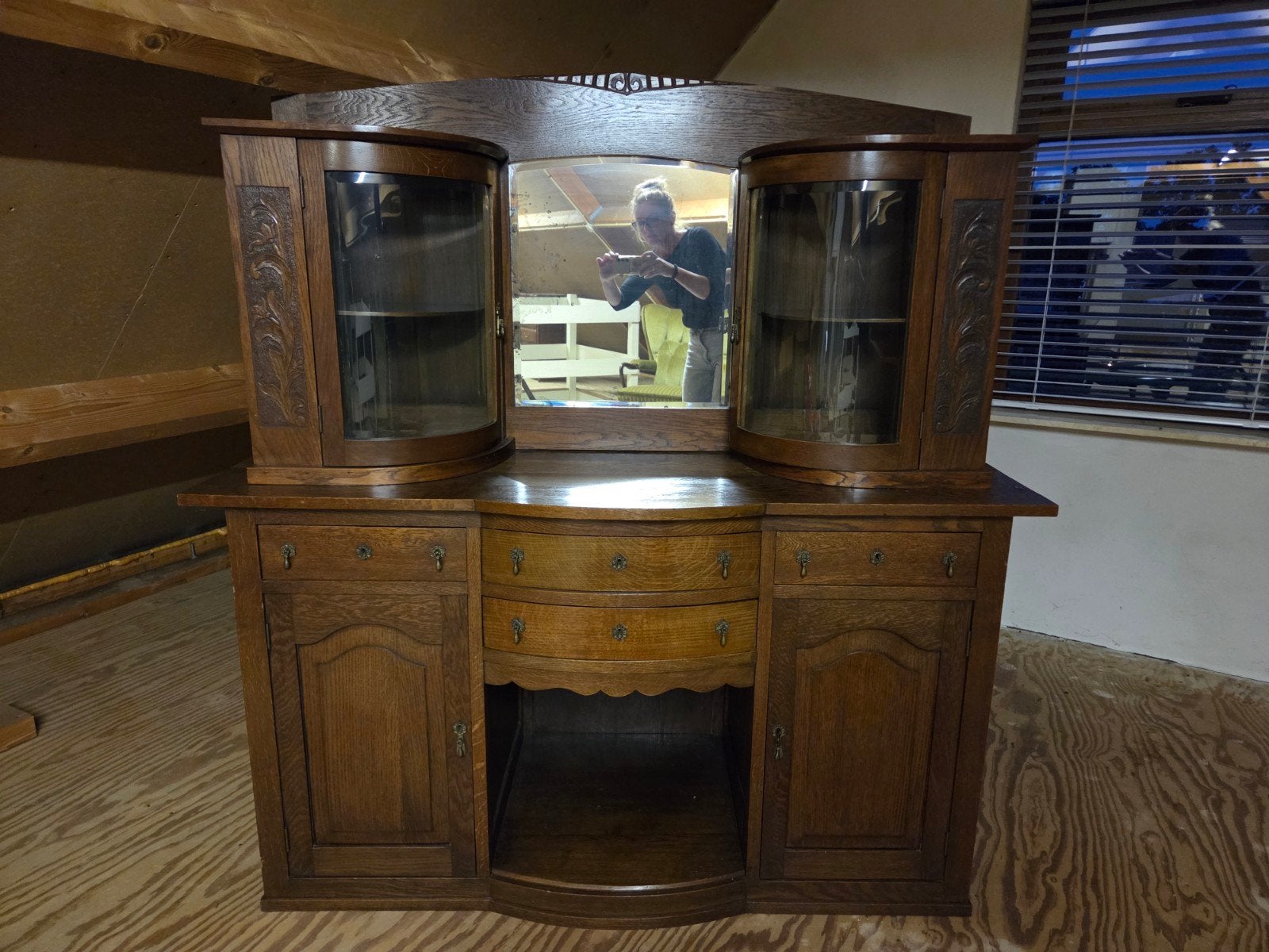 Antiek eiken dressoir met spiegel en vitrinekasten, Antiek en Kunst, Antiek | Meubels | Kasten, Ophalen