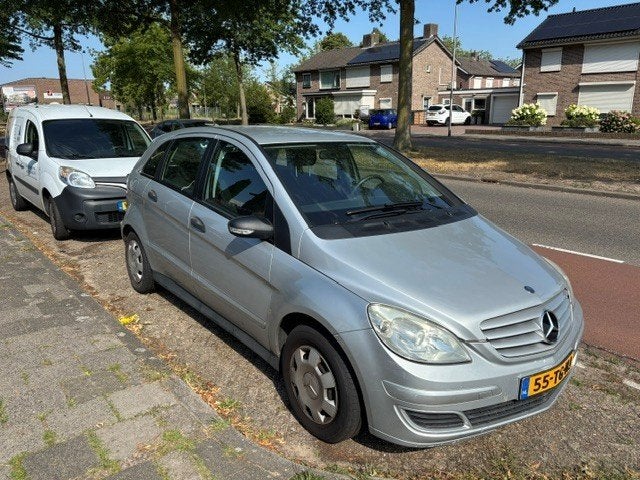 Mercedes-Benz B-Klasse 1.5 B150 DAMAGED GEARBOX, Voorwielaandrijving, Euro 5, 15 km/l, 1498 cc