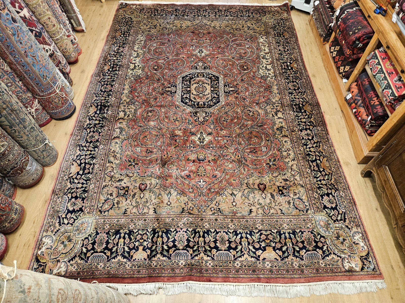 Vintage handgeknoopt oosters tapijt sarough 370x240, Info@SlatsAntiek.nl, Tweedehands, Crème, Perzisch