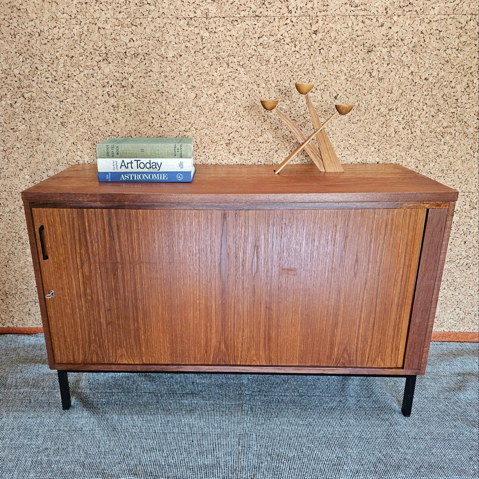 Vintage Dressoir Eeka - Retro schuifdeurkast audiokast, Vintage retro Mid Century, 100 tot 150 cm, Teakhout, Ophalen of Verzenden