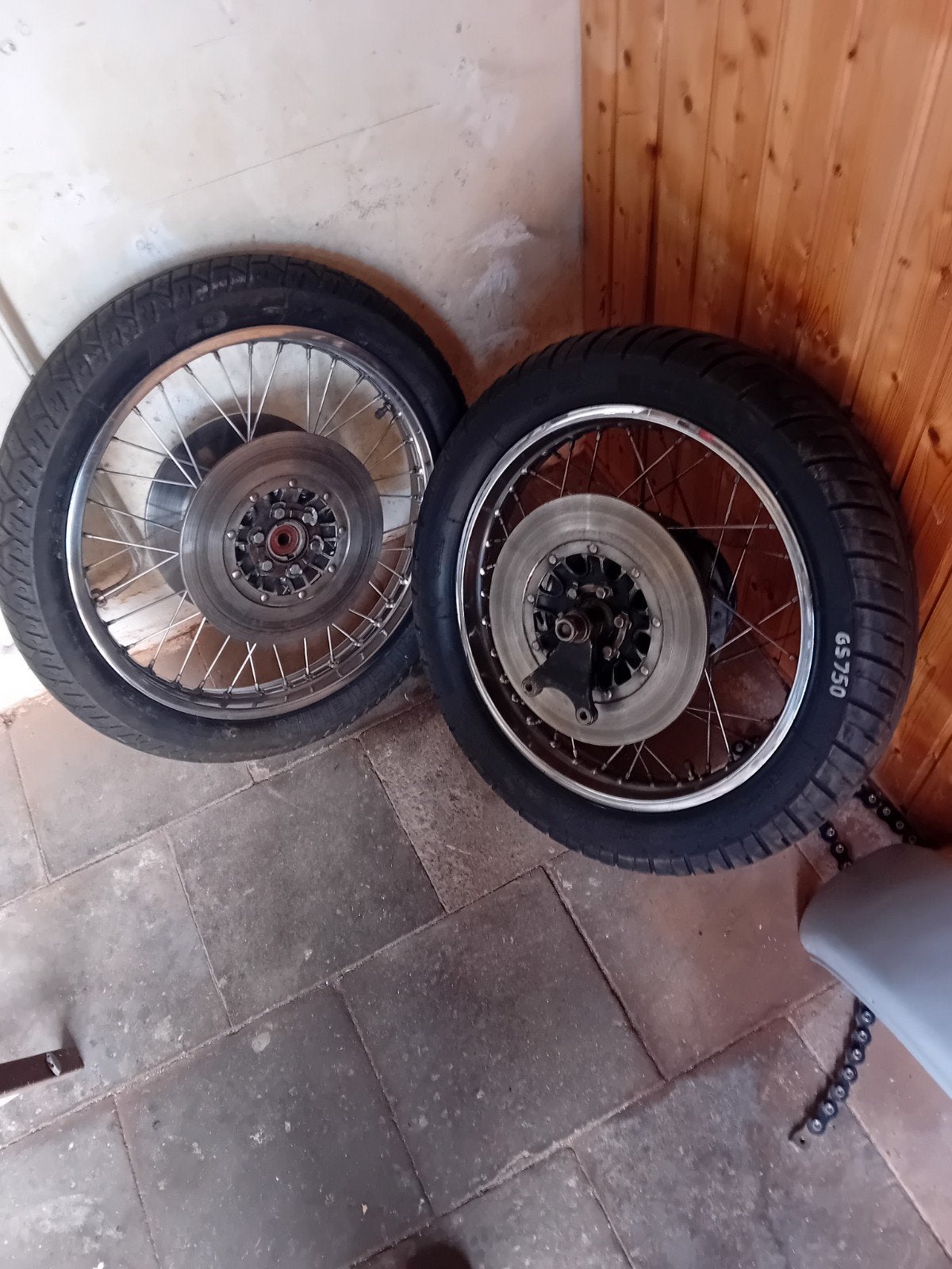 Gs 750 spaakwielen, Motoren, Ophalen