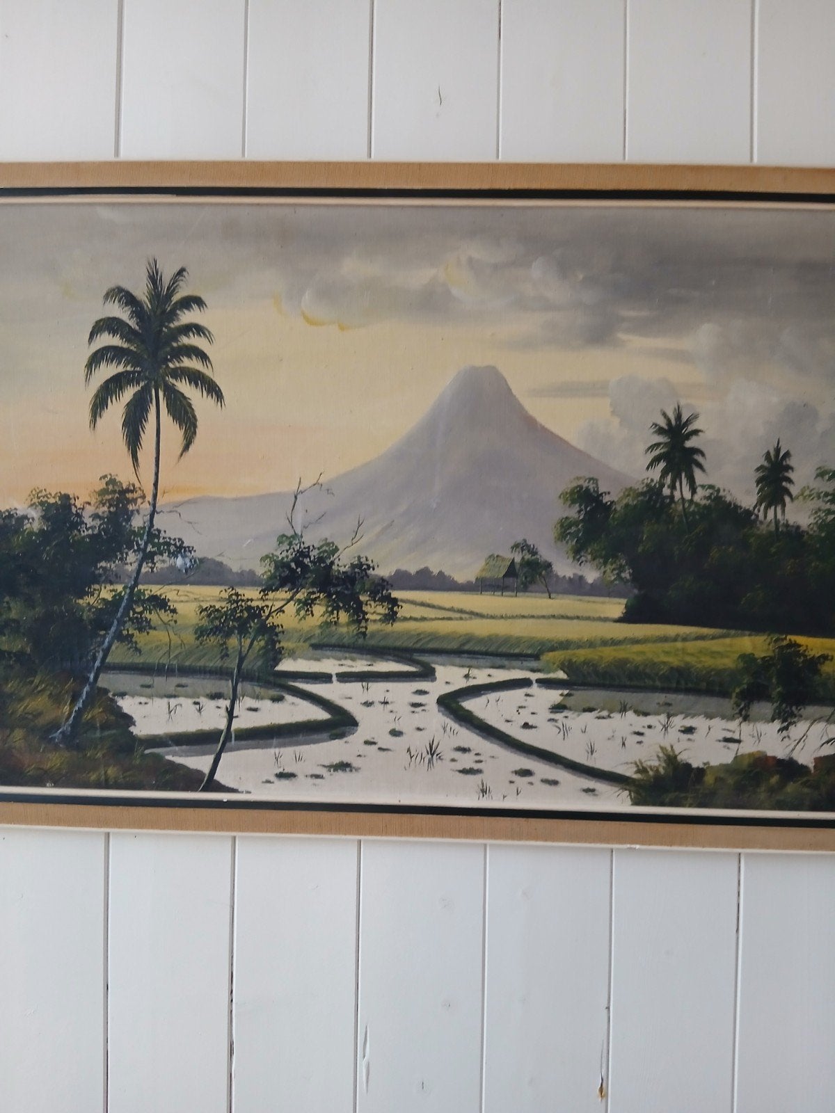 Tropisch landschap schilderij met vulkaan en rijstvelden, Doek, Realistisch, Ophalen of Verzenden, Landschap
