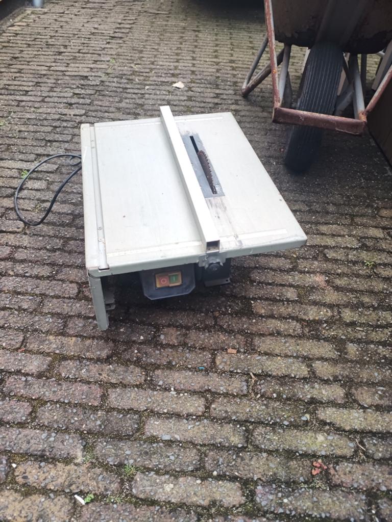 Tafelcirkelzaag - Gebruikt, Ophalen, Gebruikt, Cirkelzaag, 600 tot 1200 watt