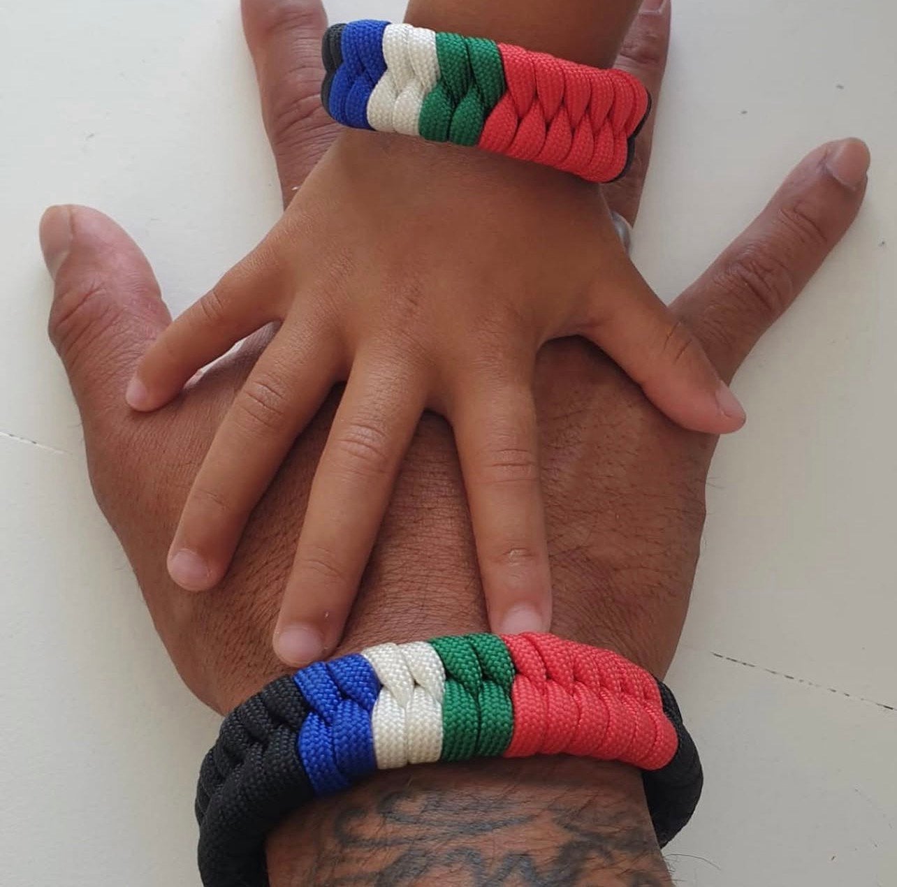 Handmade Maluku armbanden € 12 per stuk, Ophalen of Verzenden, Nieuw, Zwart